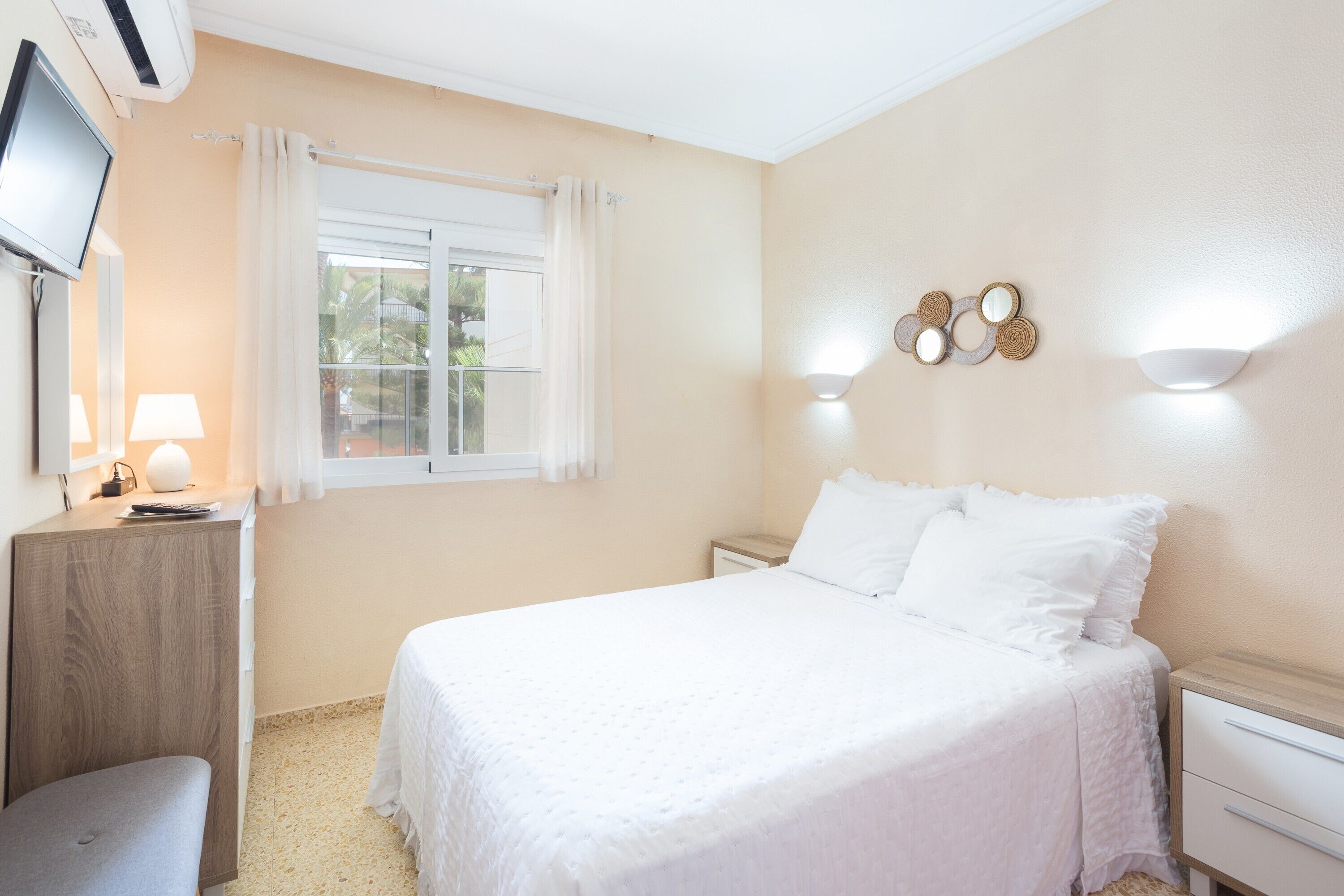 2 chambres, fer et planche à repasser, Wi-Fi gratuit, draps fournis