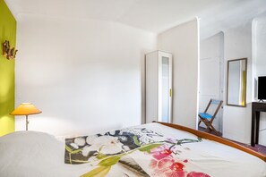 1 bedroom, iron/ironing board