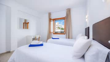 3 makuuhuonetta, silitysrauta/-lauta, ilmainen Wi-Fi, vuodevaatteet