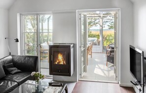 Fireplace - 5 bedroom gorgeous home in Askeby (Askeby)