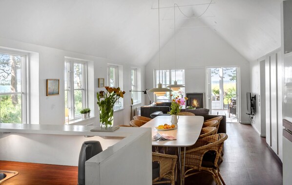 Dining - 5 bedroom gorgeous home in Askeby (Askeby)