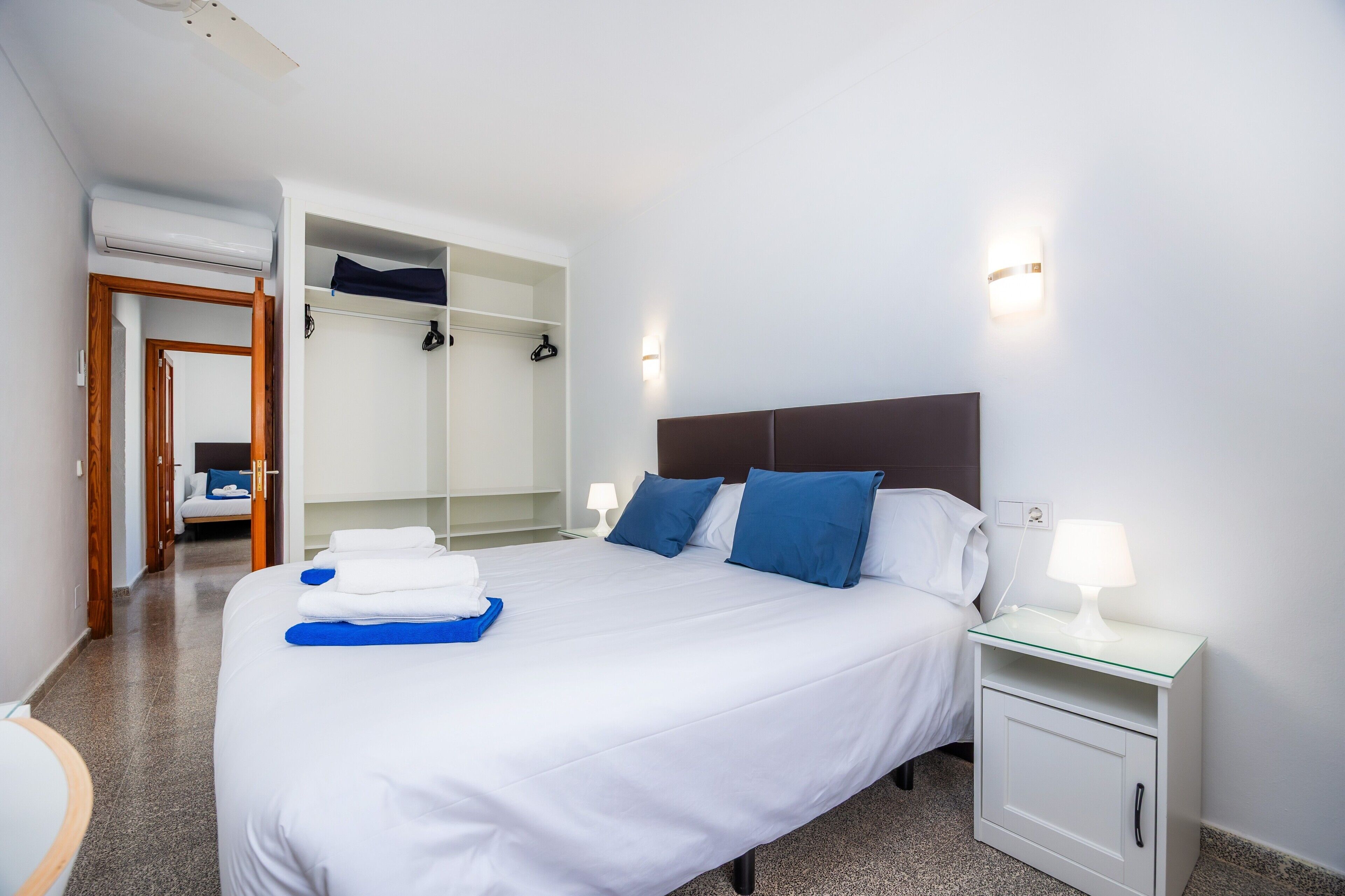 4 bedrooms, iron/ironing board, free WiFi, bed sheets