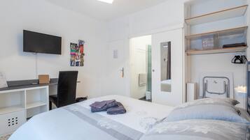 1 bedroom, free WiFi, bed sheets