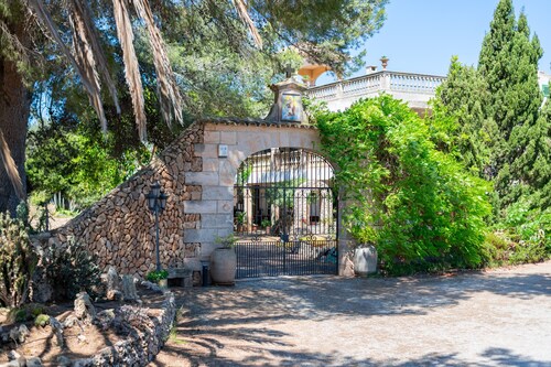 Farmhouse 'Sa Bassa Crua Agroturismo 1' with Shared Pool, Private Terrace and Wi-Fi