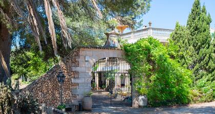 Farmhouse 'Sa Bassa Crua Agroturismo 1' with Shared Pool, Private Terrace and Wi-Fi