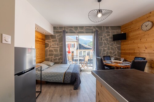 Appartement "Le Glandon" avec vue sur les montagnes, balcon et Wi-Fi