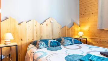 1 bedroom, free WiFi, bed sheets