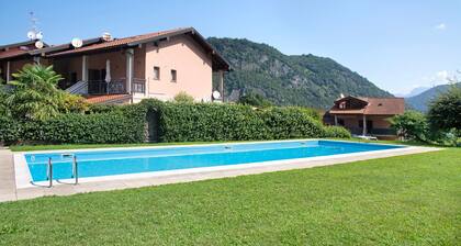 Ferienwohnung 'Casa Del Sole' mit Bergblick, Gemeinschaftspool und Tennisplatz