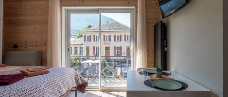 1 bedroom, free WiFi, bed sheets