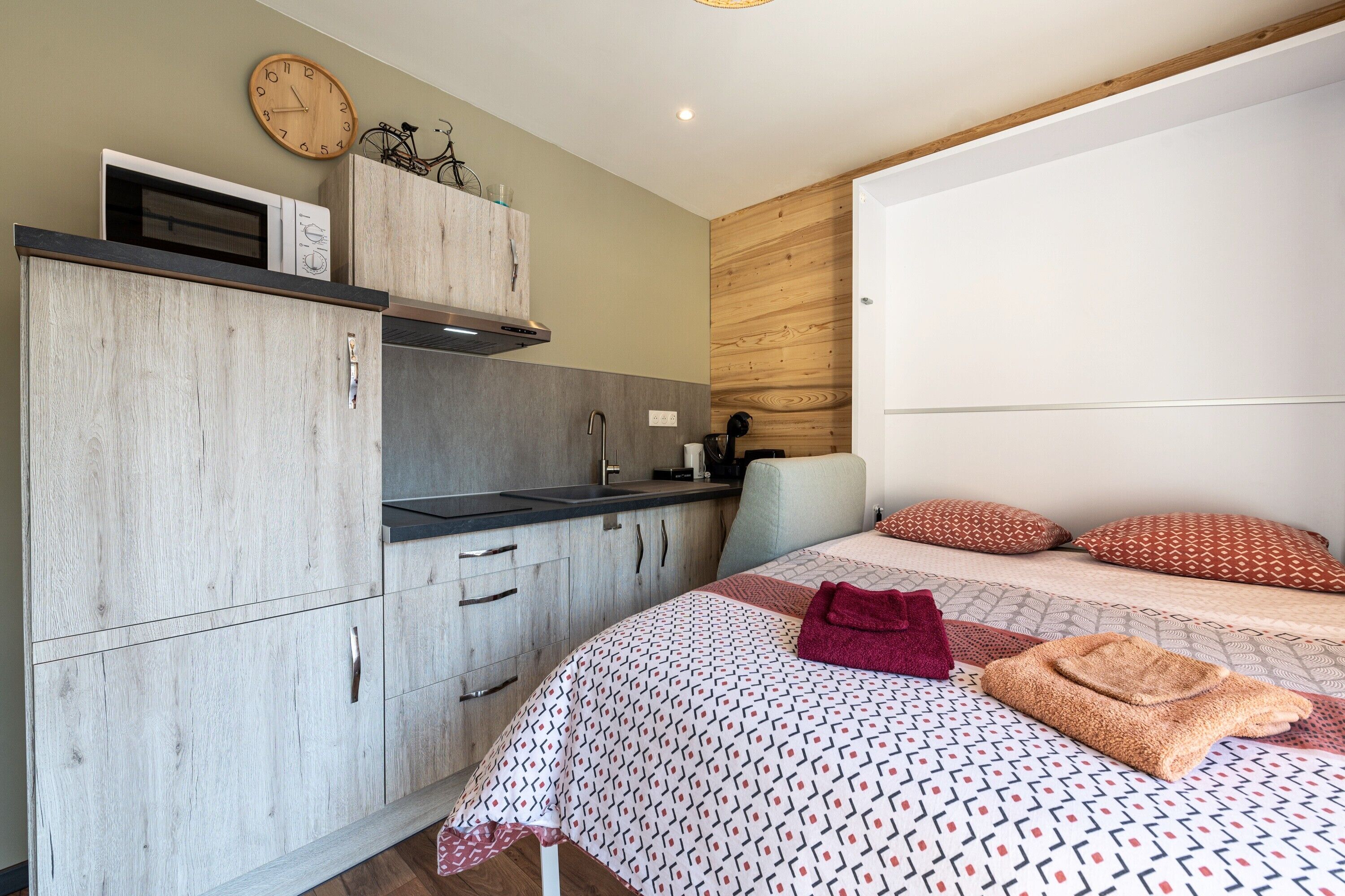 1 bedroom, free WiFi, bed sheets