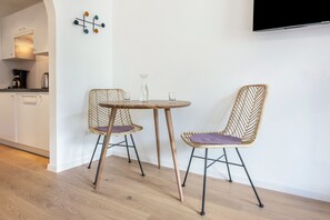 Dining - Apartment 'Kortscherhof Apt Typ 6-2' with Mountain View, Shared Garden and Wi-Fi (Silandro)