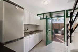 Interior - Holiday Home 'Beautiful Beach Bungalow' with Shared Pool, Wi-Fi & Air Conditioning (Maspalomas)