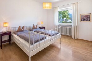 1 bedroom, free WiFi, bed sheets - Apartment 'Kortscherhof Apt Typ 1' with Mountain View, Private Terrace and Wi-Fi (Silandro)