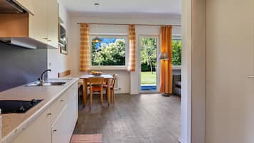 Réfrigérateur, micro-ondes, plaque de cuisson, cafetiÚre/bouilloire