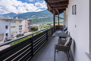 Property grounds - Apartment 'Kortscherhof Apt Typ 3' with Mountain View, Shared Garden and Wi-Fi (Silandro)