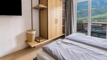 1 quarto, Wi-Fi de cortesia, roupa de cama