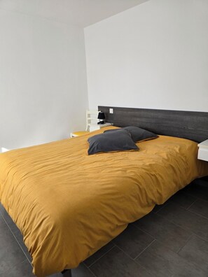 1 chambre, fer et planche Ă repasser, Wi-Fi gratuit