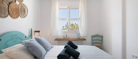 2 chambres, fer et planche à repasser, Wi-Fi gratuit, draps fournis