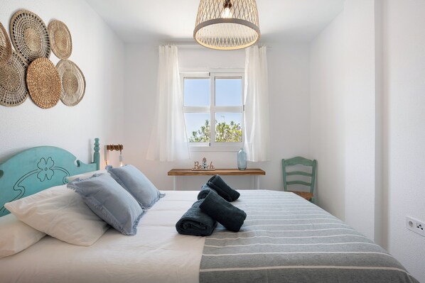 2 bedrooms, iron/ironing board, free WiFi, bed sheets