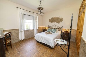 3 habitaciones, tabla de planchar con plancha y wifi gratis