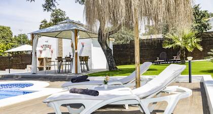 Villa 'Mis Raices' with Private Pool, Wi-Fi and Air Conditioning
