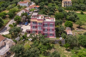 Esterni