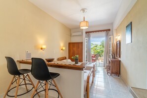 Interior - Studio Apartment 'Standard' with Sea View, Wi-Fi and Air Conditioning (Corfu)