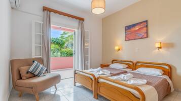 2 bedrooms, iron/ironing board, free WiFi, bed sheets