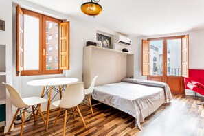 1 bedroom, free WiFi, bed sheets