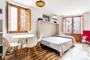 1 bedroom, free WiFi, bed sheets