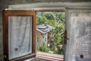 Interior - Holiday Home 'Casa Giulia Balmuccia' with Balcony and Wi-Fi (Balmuccia)