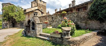 Apartment 'Alloggio La Tour' with Mountain View, Private Garden and Balcony