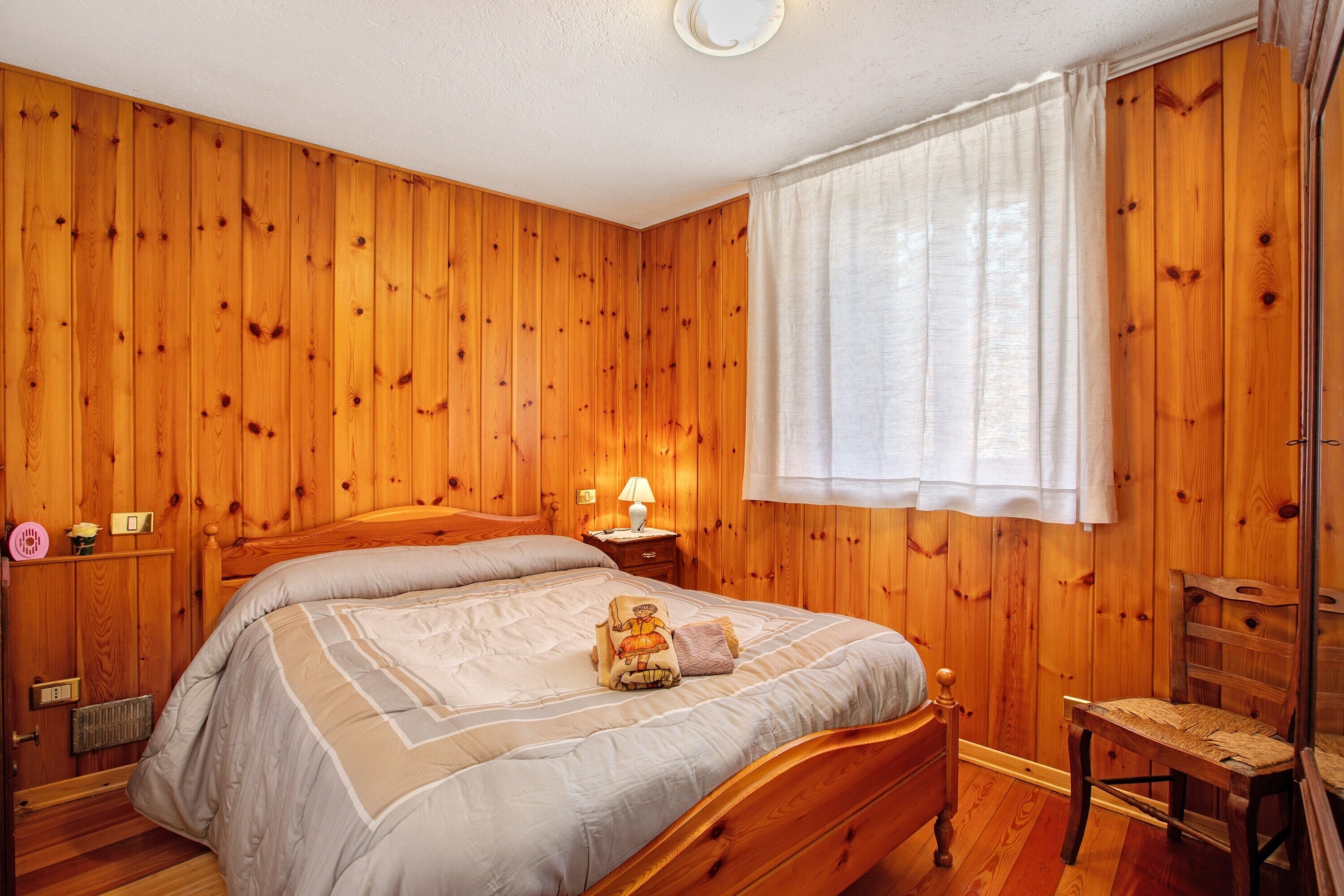 2 室のベッドルーム、アイロン / アイロン台、ベッドシーツ