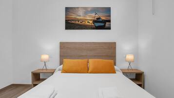 1 bedroom, iron/ironing board, WiFi (free), bed sheets