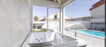 Villa 'Maria Con Piscina Riscaldata' with Sea View, Wi-Fi and Air Conditioning