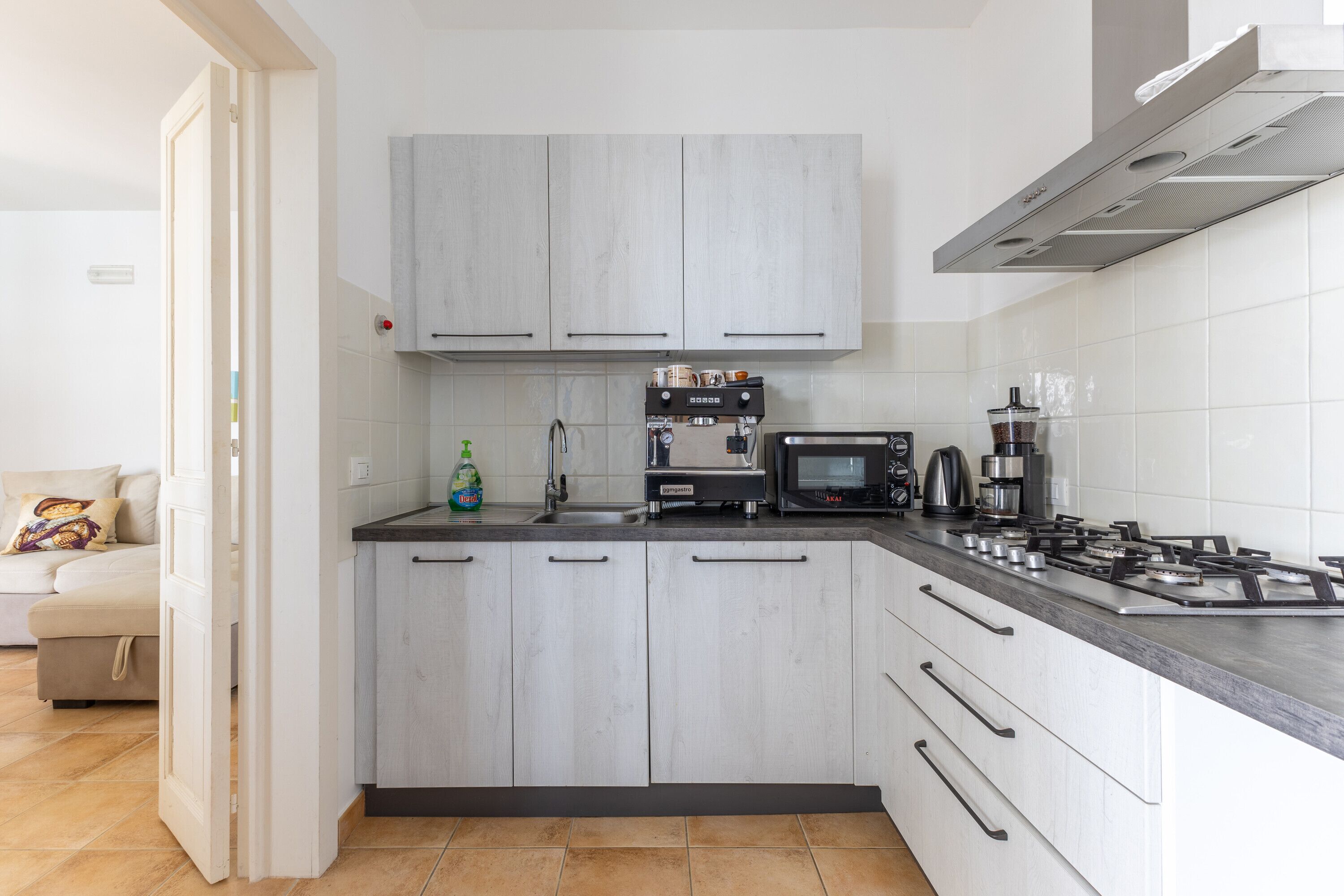 Kühlschrank, Ofen, Herdplatte, Geschirrspüler