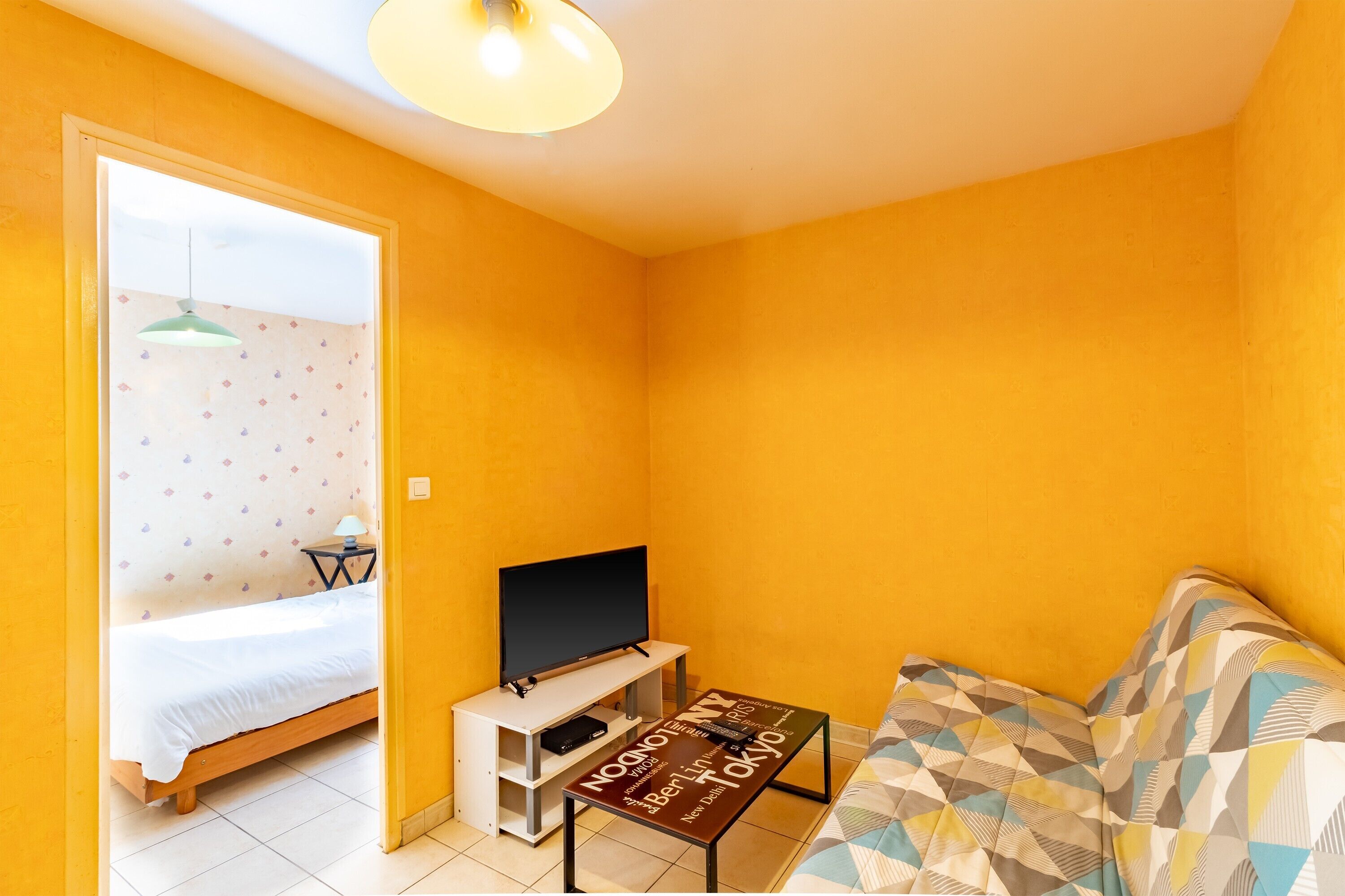 1 quarto, Wi-Fi de cortesia, roupa de cama