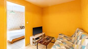 1 quarto, Wi-Fi de cortesia, roupa de cama