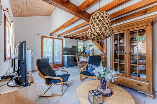 Holiday Home 'Maison Océlandes' with Shared Pool, Private Terrace and Wi-Fi