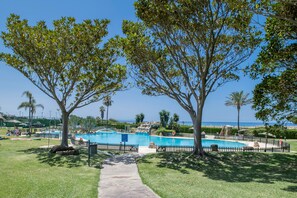 Pool - Apartment 'Bella Vistas' with Shared Pool, Wi-Fi and Air Conditioning (Zahara de los Atunes)