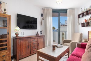 TV, DVD player - Apartment 'Bella Vistas' with Shared Pool, Wi-Fi and Air Conditioning (Zahara de los Atunes)