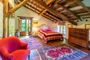 7 chambres, fer et planche à repasser, accès au Wi-Fi (inclus)