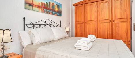 1 bedroom, free WiFi, bed sheets