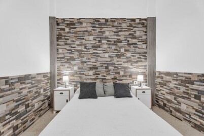 Vacation Home 'Paisa House' with Private Terrace and Wi-Fi