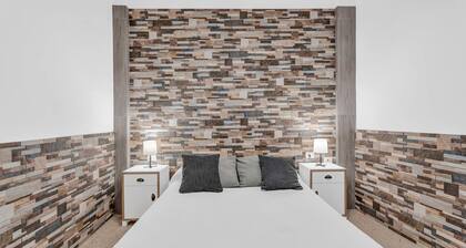 Vacation Home 'Paisa House' with Private Terrace and Wi-Fi