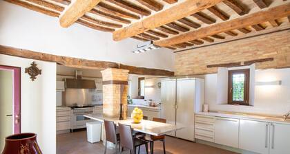 Villa 'Gelso' with Private Pool, Wi-Fi and Air Conditioning