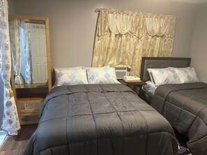 1 bedroom, desk, WiFi, bed sheets