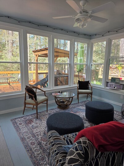 Lakefront home at Sweet Arrow Lake- 4 bedrooms, 2 bath, near Hershey & Knoebels 