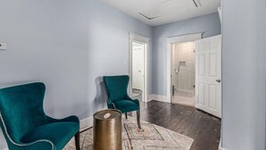 Interior - Family-friendly, centrally located beach house. 1 block from the Seawall! (Galveston)