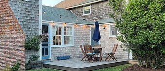 The Nantucket Sandcastle: Our Charming Cottage - Perfect for Summer Getaways!